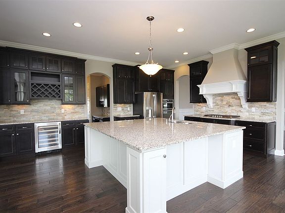 5th image of 860 Man O War Blvd