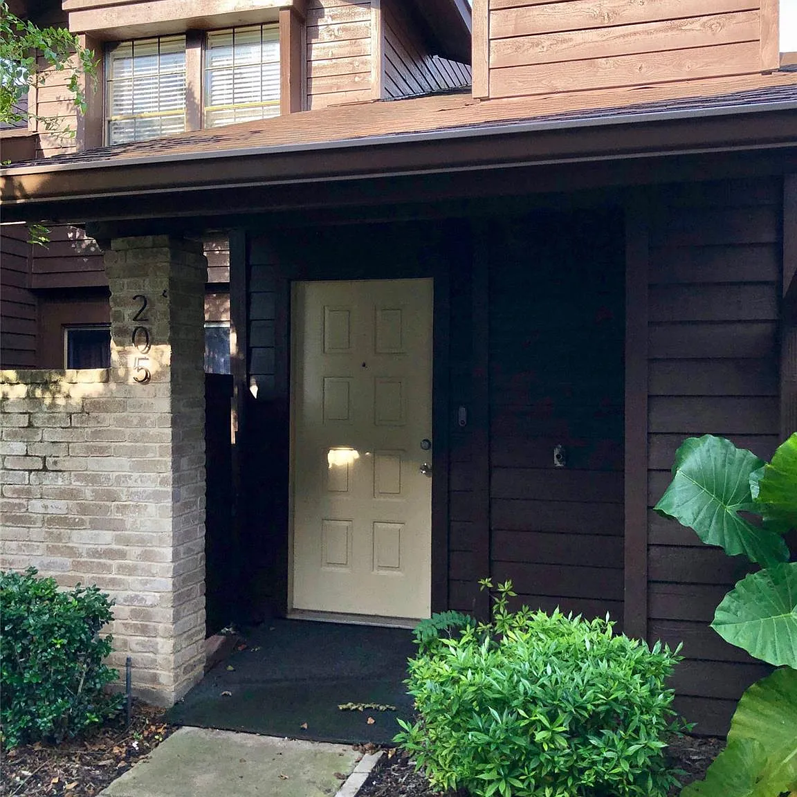 2 bed, 2.0 bath, 1274 sqft, $1,750 — Photo 2