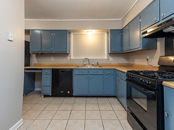 2nd image of 3353 Gatewood Dr