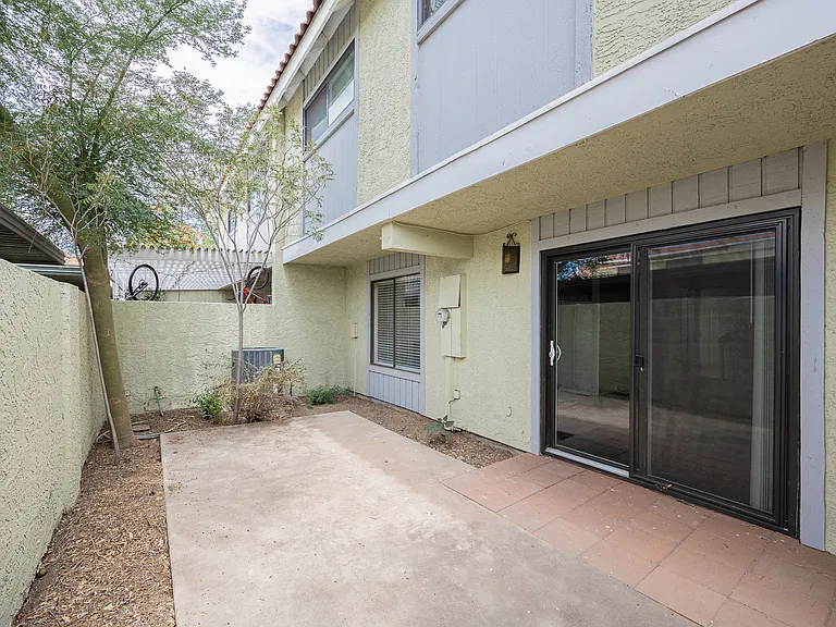 4710 N 10th Pl — Photo 25