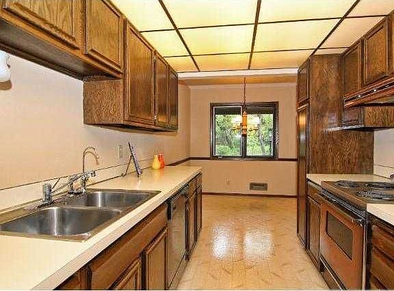 5th image of 177 Birnamwood Dr