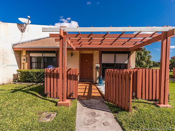 4th image of 8301 NW 37th Pl