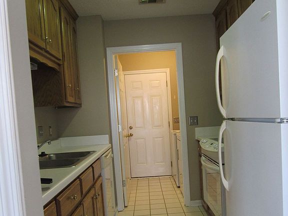 2nd image of 115 Palm Dr #1