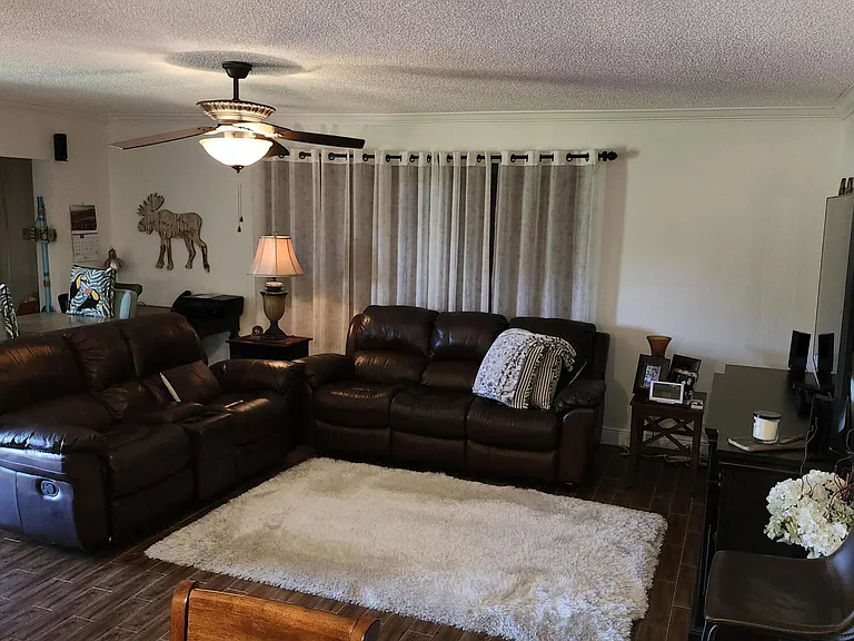 101 Country Ln — Photo 8
