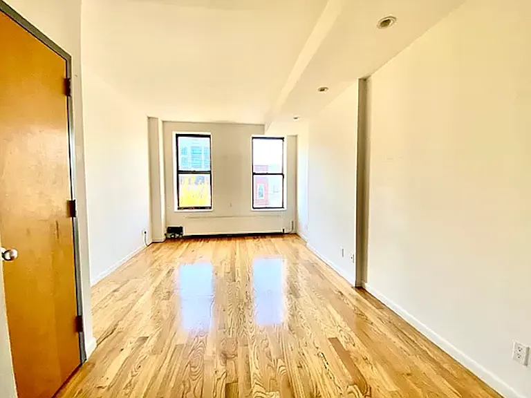 221 Van Brunt St #3A — Photo 1