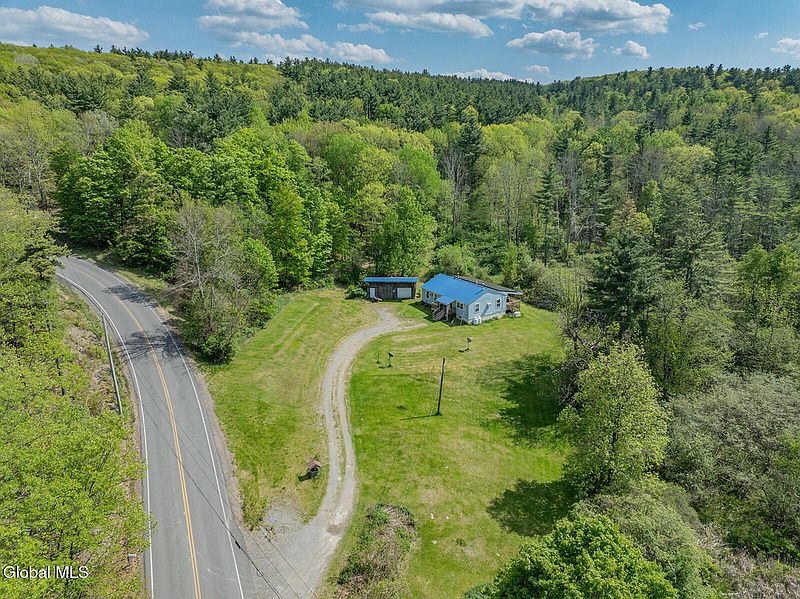 4th image of 401 Rabbit College Road
