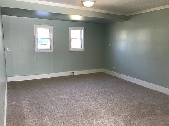 5th image of 910 Southmoor Dr