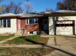 105 4th Ave NE, Belfield, ND 58622