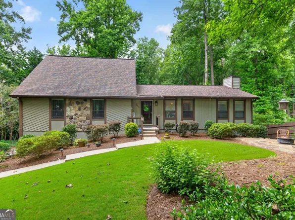 9640 Pine Thicket Way, Roswell, GA 30075