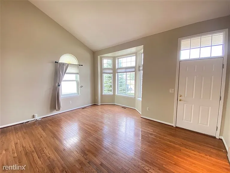 6710 Summerdale Ct E — Photo 17