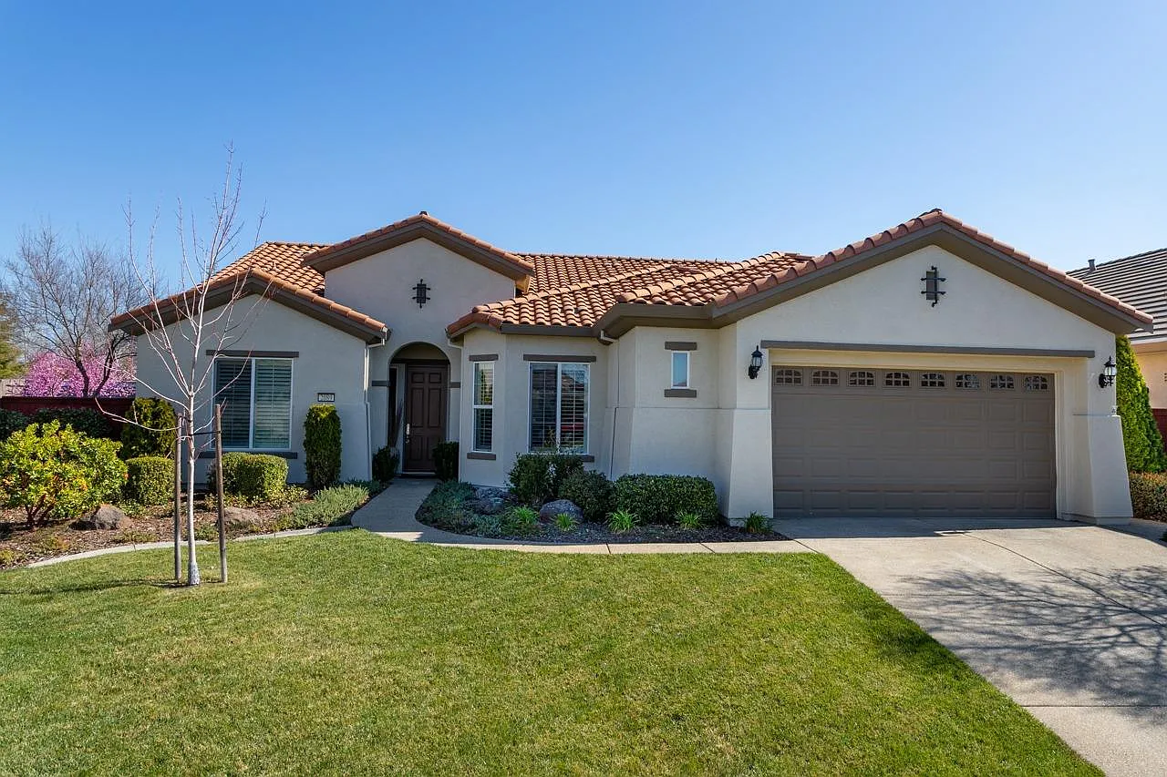 2089 Ashton Dr photo 1