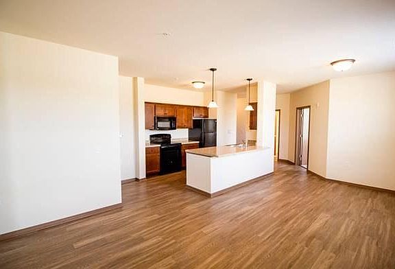 2nd image of 1004 Purple Iris Trl APT 102