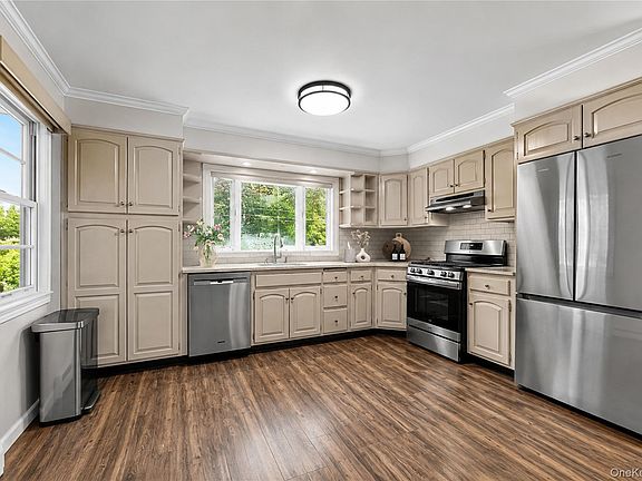 5th image of 38 Harney Road
