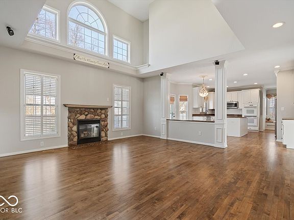 2nd image of 5748 Marsh Glen Ct
