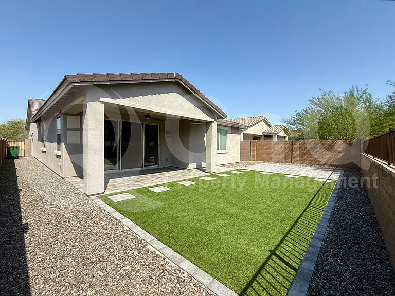 9114 S 167th Dr — Photo 22