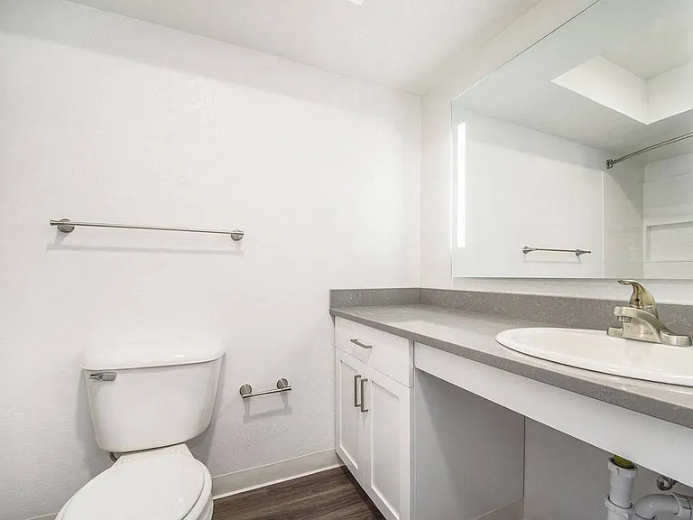 Green Ridge Apartments — Photo 14