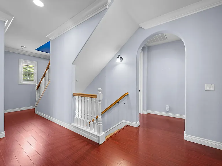 18785 Roxbury Ln — Photo 7