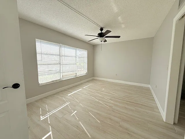 7351 West Country Club Drive North - 1 — Photo 3