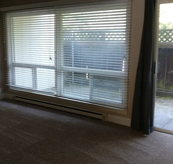 3304 Nassau St — Photo 3