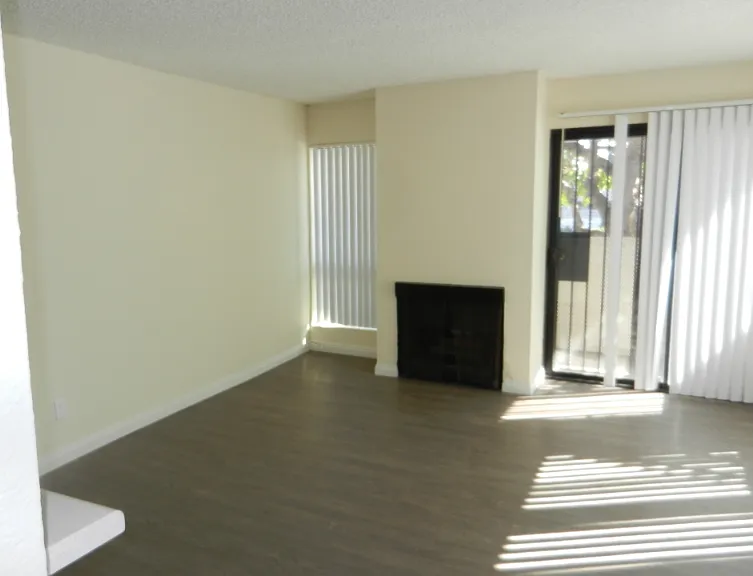 4453 Woodman Ave — Photo 3