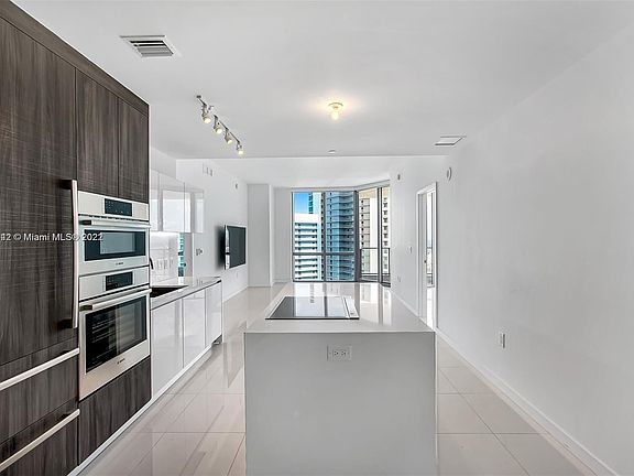 4th image of 851 NE 1st Ave Unit 4407