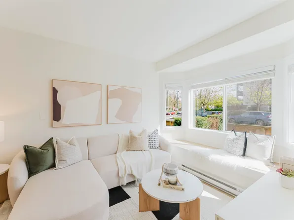 331 Garden Dr, Vancouver, BC V5L 4Z1