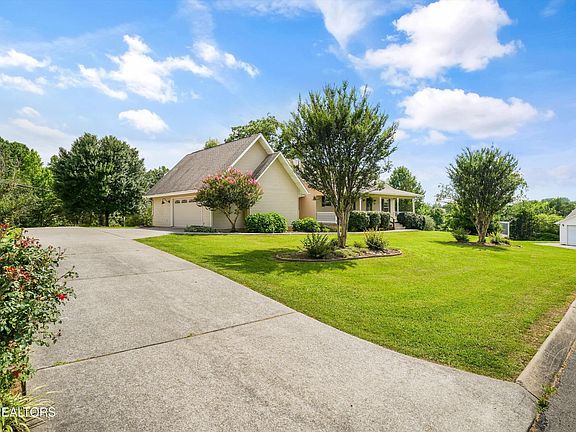 3rd image of 2707 Lady Bug Ln