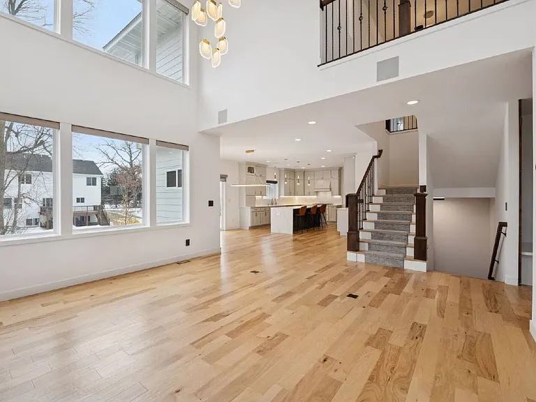 18305 Dove Ct — Photo 3