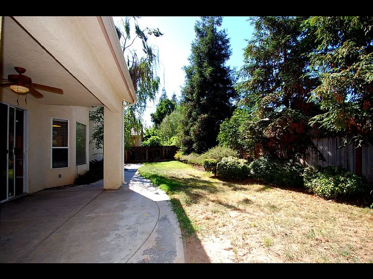 5524 W Bluff Ave — Photo 16