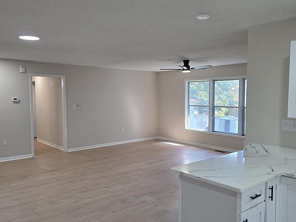 4th image of 416 Hedlund Dr
