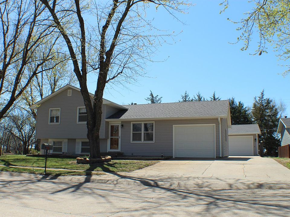 1st image of 502 SE 6th St
