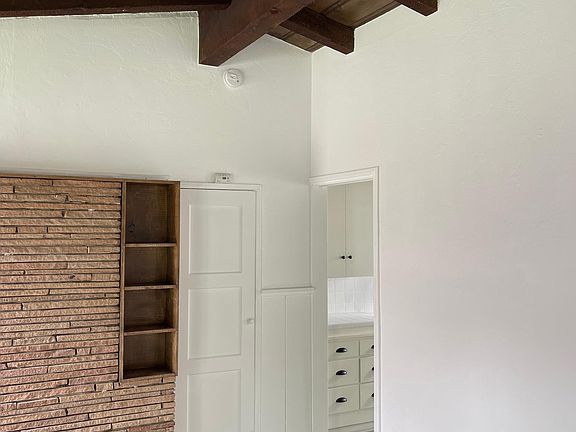 4th image of 1712 Washington Way #1/2
