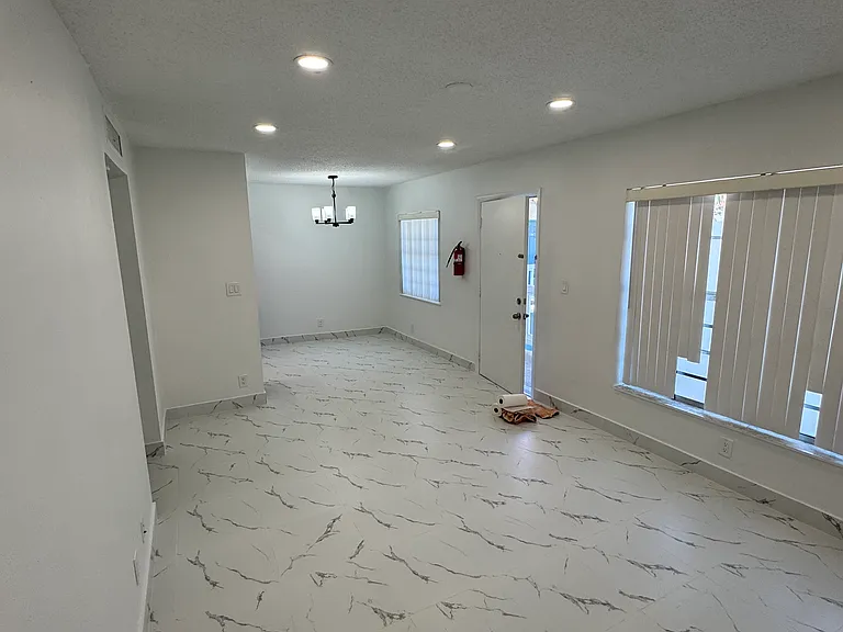 1335 S Dixie Hwy #4 — Photo 3
