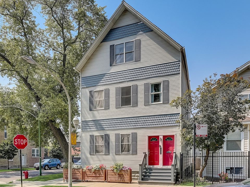 1st image of 3000 N Hoyne Ave #1