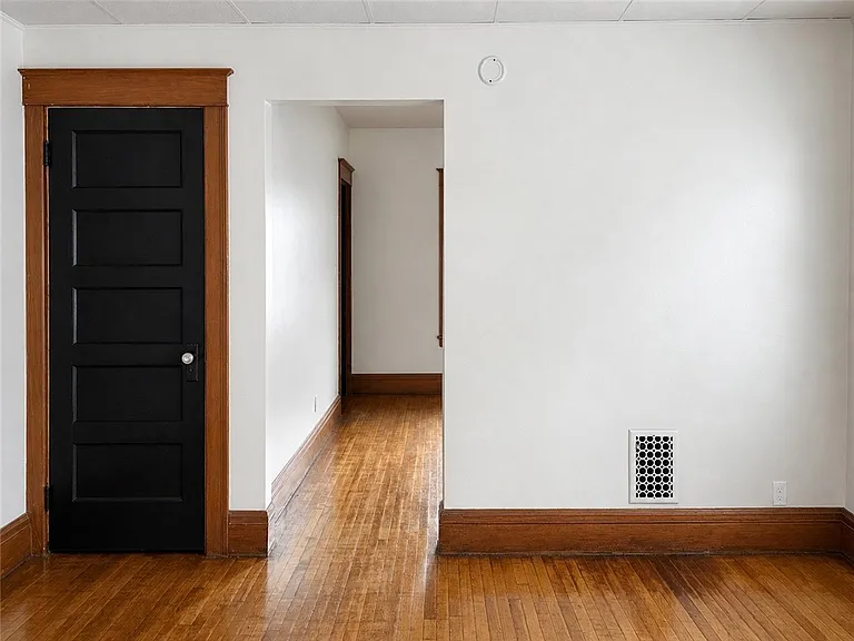52 Winterroth St — Photo 7