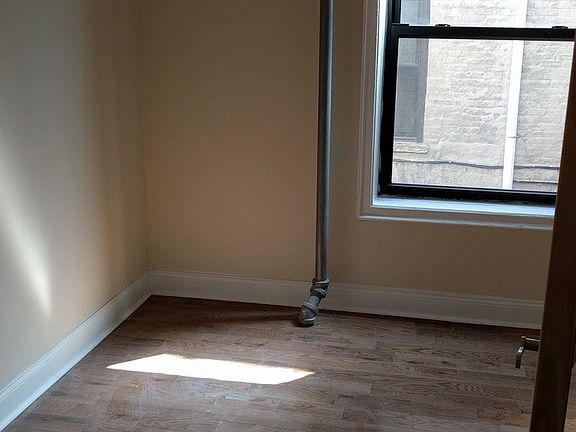 5th image of 967 Ocean Ave APT 3