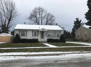 121 Riverside Dr, Montgomery, IL 60538