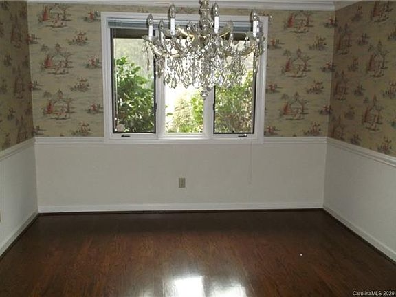 3rd image of 5314 Sandtrap Ln