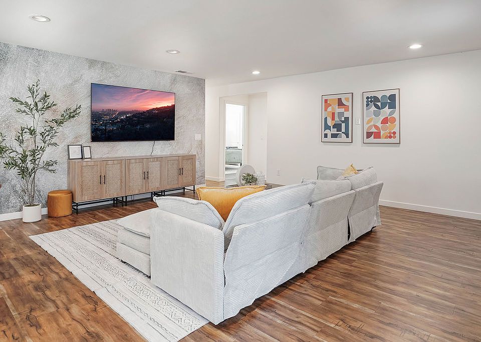 1st image of 120 N Rowan Ave #1
