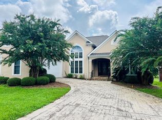 4 Twin Oaks Pl, Laurel, MS 39440
