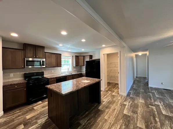27 Bee Jay Dr #27, Lansing, MI 48906
