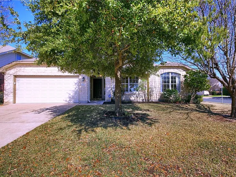 129 Copperwood Loop — Photo 1