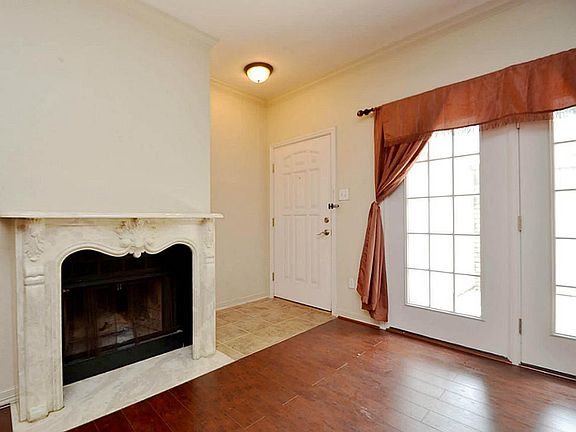 5th image of 562 Wilcrest Dr #562
