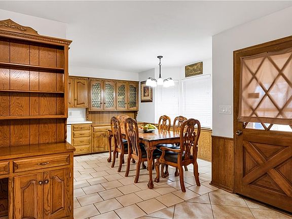 4th image of 537 SW 53rd St