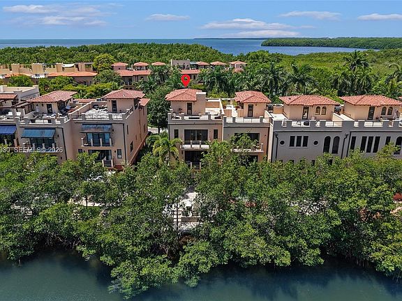 3rd image of 6226 Paradise Point Dr