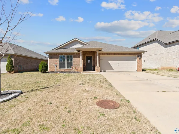 354 Willow Bank Cir, Decatur, AL 35603