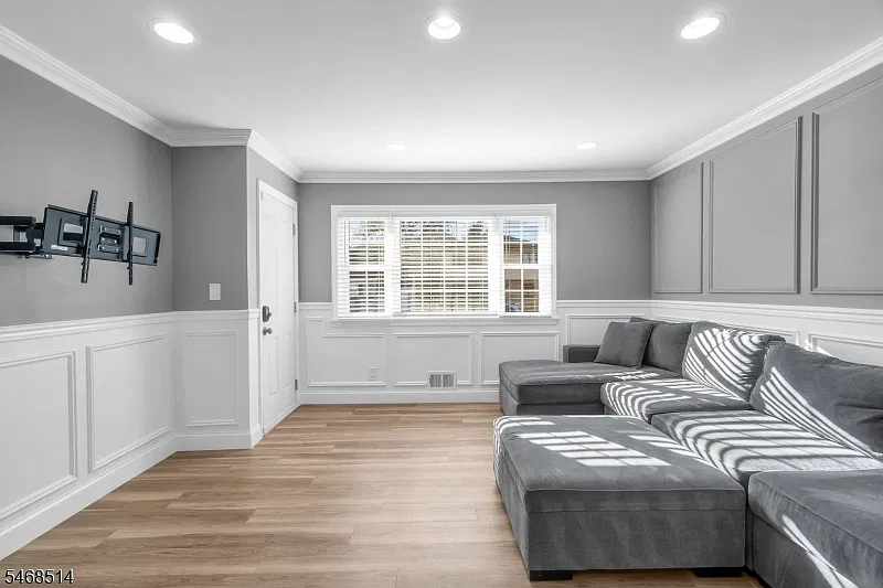 3 bed, 2.0 bath, $3,099 — Photo 3