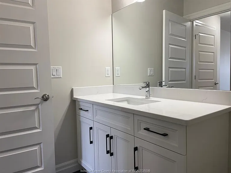 138 Lane St — Photo 6