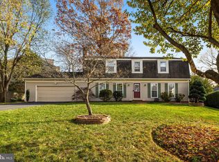 608 Sideling Ct NE, Vienna, VA 22180