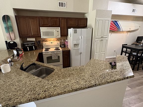 5th image of 804 Normandy Trace Rd